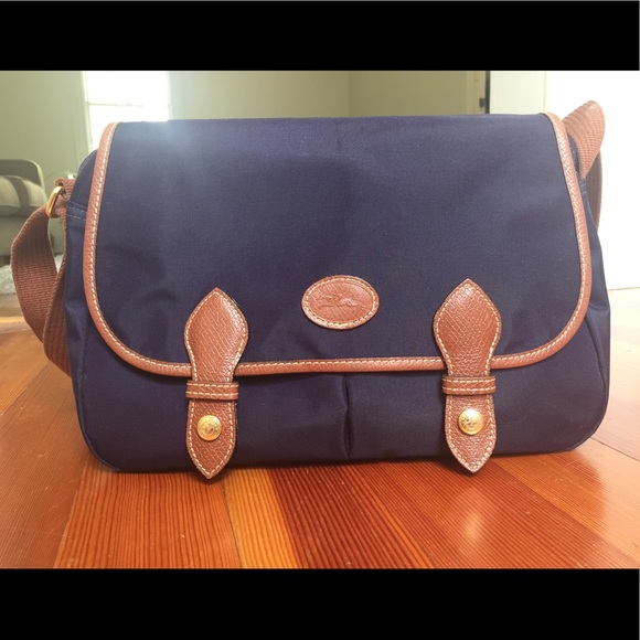 longchamp nylon messenger bag